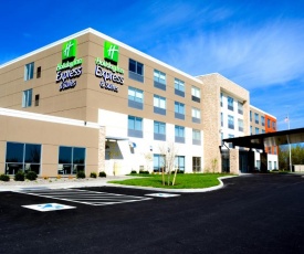 Holiday Inn Express & Suites Oswego, an IHG Hotel