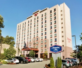 Hampton Inn New York - LaGuardia Airport