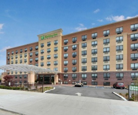 Holiday Inn New York-JFK Airport Area, an IHG Hotel