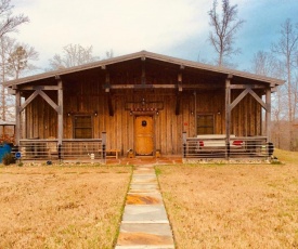 Moonlight Country Cabin - Brand New Custom Build - Secluded for a Romantic Getaway!