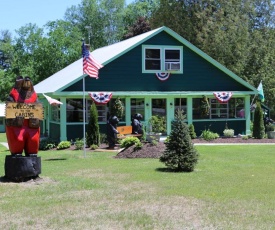 Rowe's Adirondack Cabins of Schroon Lake