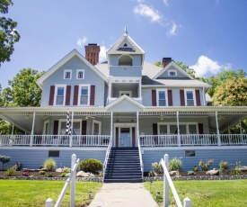 Hudson Manor Bed & Breakfast