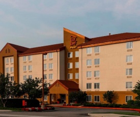 Red Roof Inn PLUS+ Long Island - Garden City