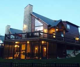 WaterMill Cove Resort Lakefront Luxury Lodge 2mi to Silver Dollar City HUGE POOL Dock